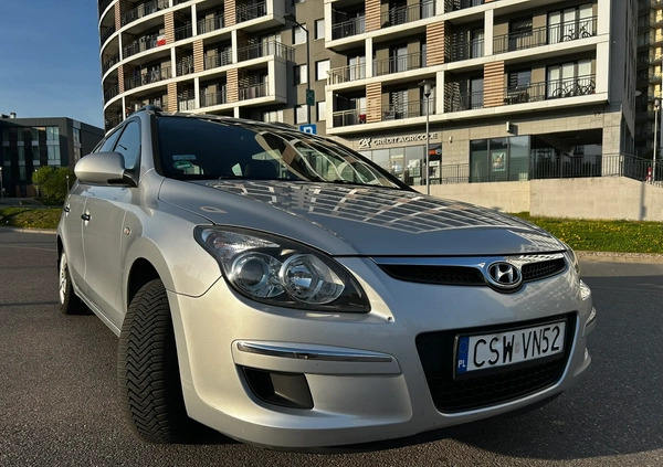 Hyundai I30 cena 15000 przebieg: 211028, rok produkcji 2010 z Gdańsk małe 92